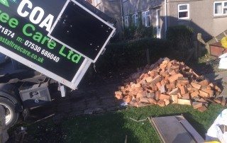 welcome to the wood yard, order your logs now, seasoned logs, logs, firewood, firewood logs, seasoned firewood logs, seasoned firewood, seasoned hardwood, seasoned mixed logs, seasoned softwood logs, log yard, log pile, log store, loading firewood, loading logs